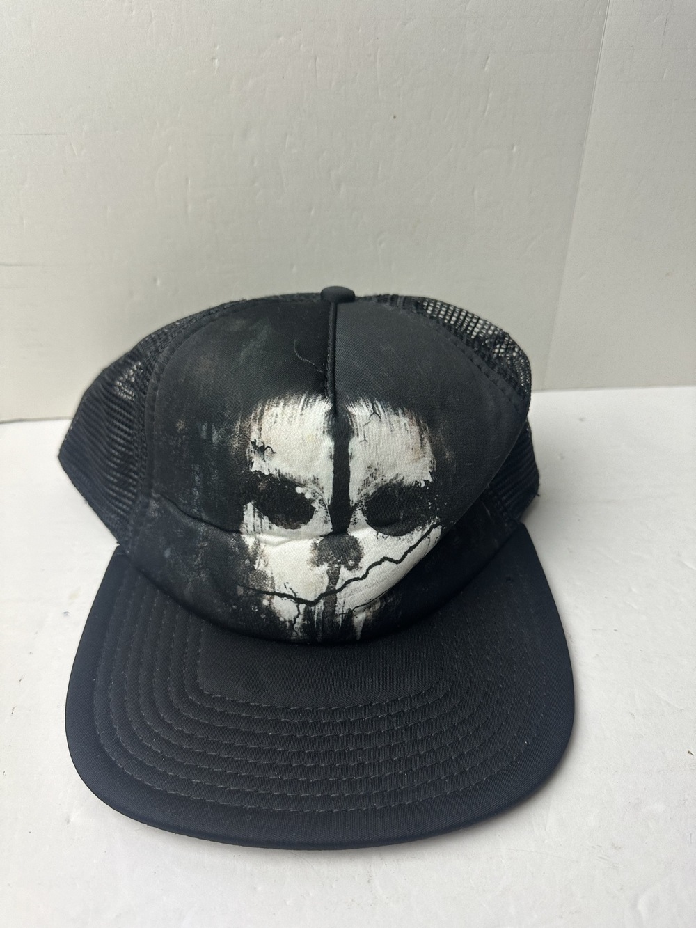 Call of Duty Ghosts skull graphic black mesh snapback trucker hat